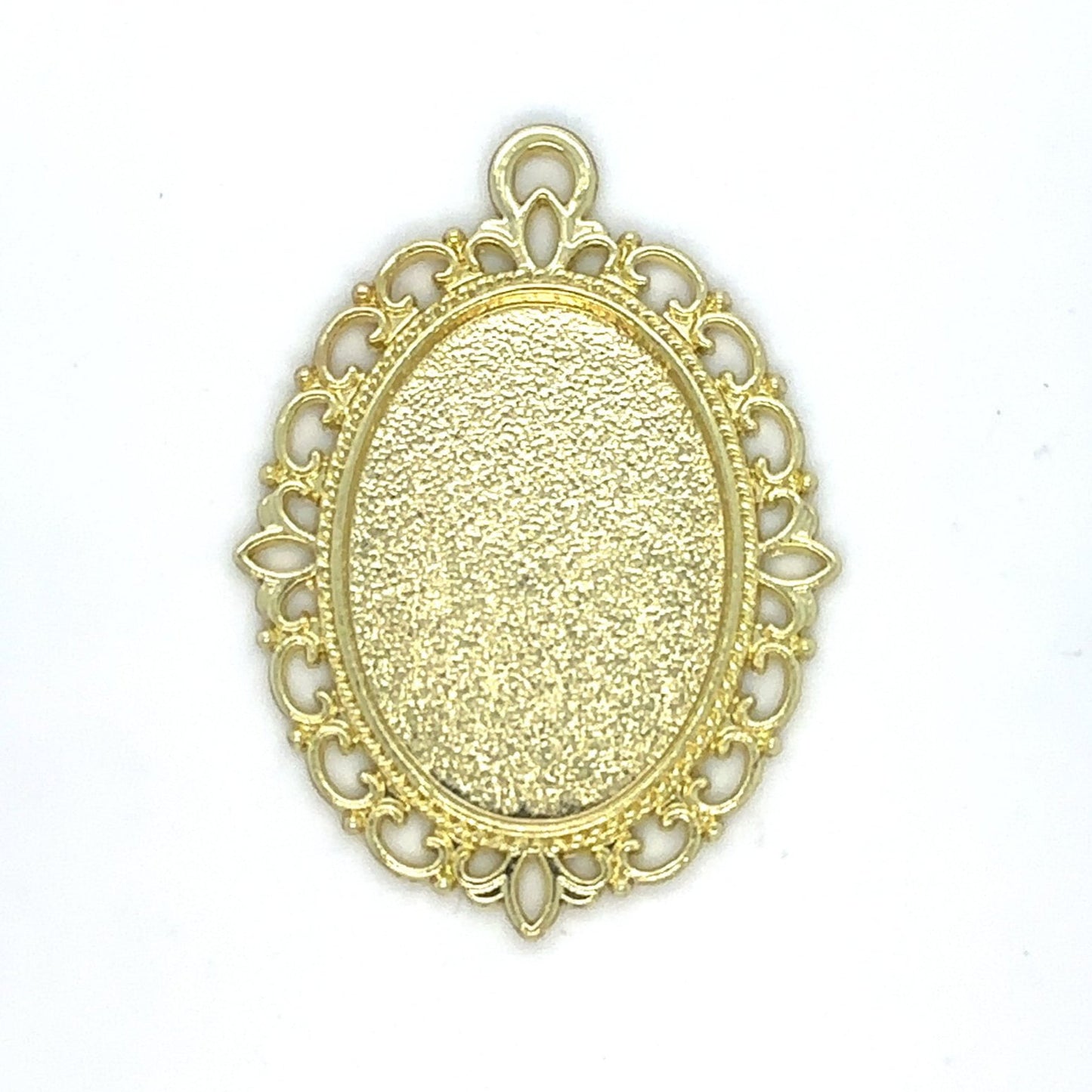 Lace Oval Pendant, Light Gold