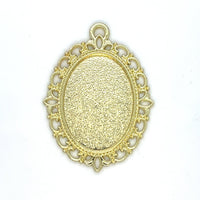 Lace Oval Pendant, Light Gold