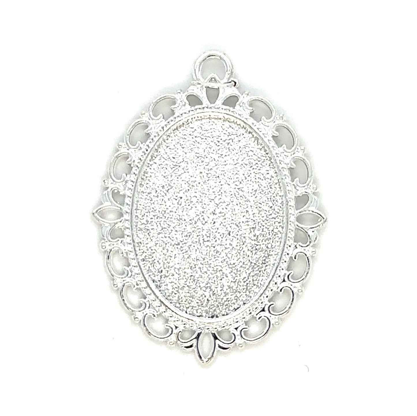 Lace Oval Pendant, Shiny Silver